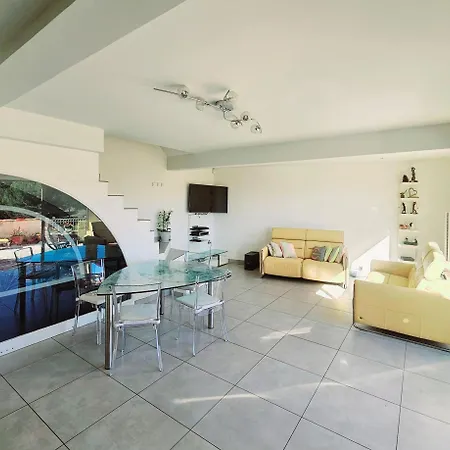 Tres Belle Avec Piscine, Tennis Et Golf *