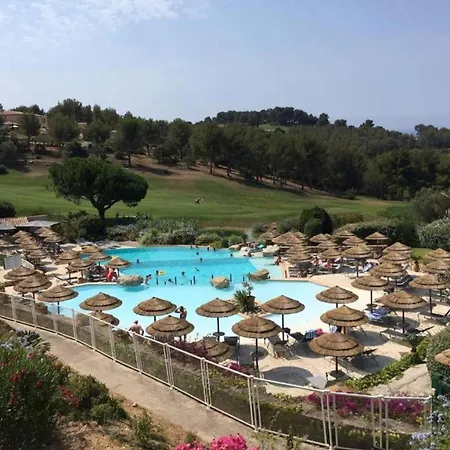 Tres Belle Avec Piscine, Tennis Et Golf *